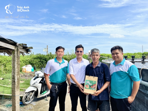 thu tom khach hang