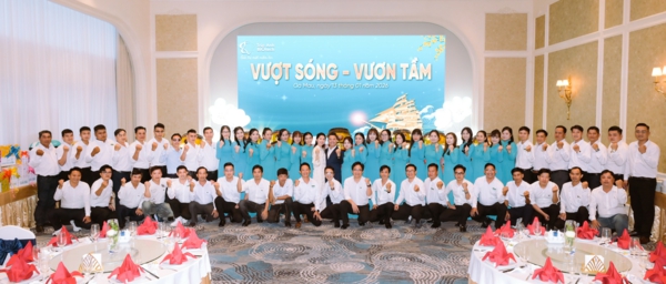 tiệc tất niên 2025